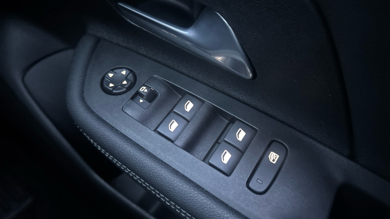 Vauxhall Mokka 100kW Ultimate 50kWh 5dr Auto Electric Hatchback